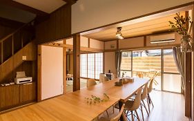 中軽井沢駅徒歩5分 定員13名 1日1組の戸建住宅 Tathata